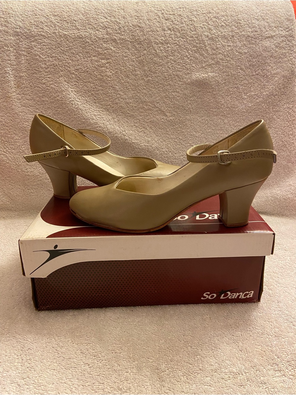 Beige Women's Dance Shoes So’Danca with an adjustable strap